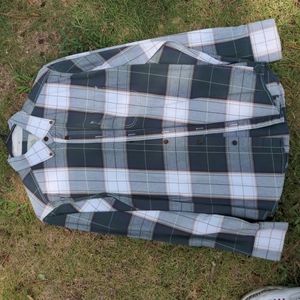 Men's medium green checkered long sleeve plaid deus ex machina dress shirt